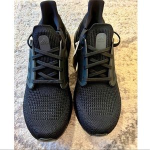 NWT Adidas Men’s ULTRABOOST 20 Running Sneakers SIZE 9